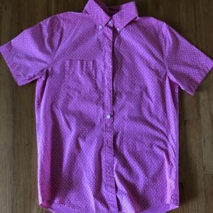 Men’s short sleeve button down shirt.